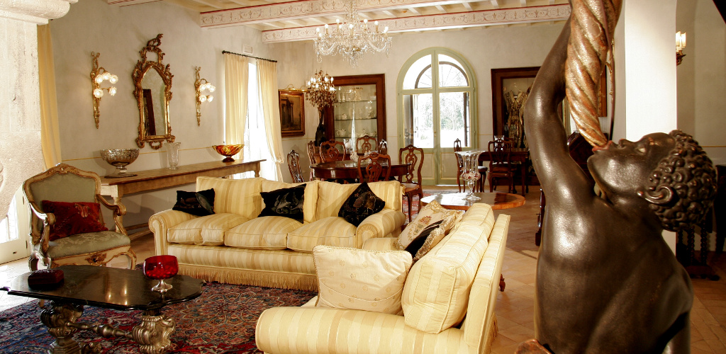 Interni salottino Relais Tenuta del gallo
