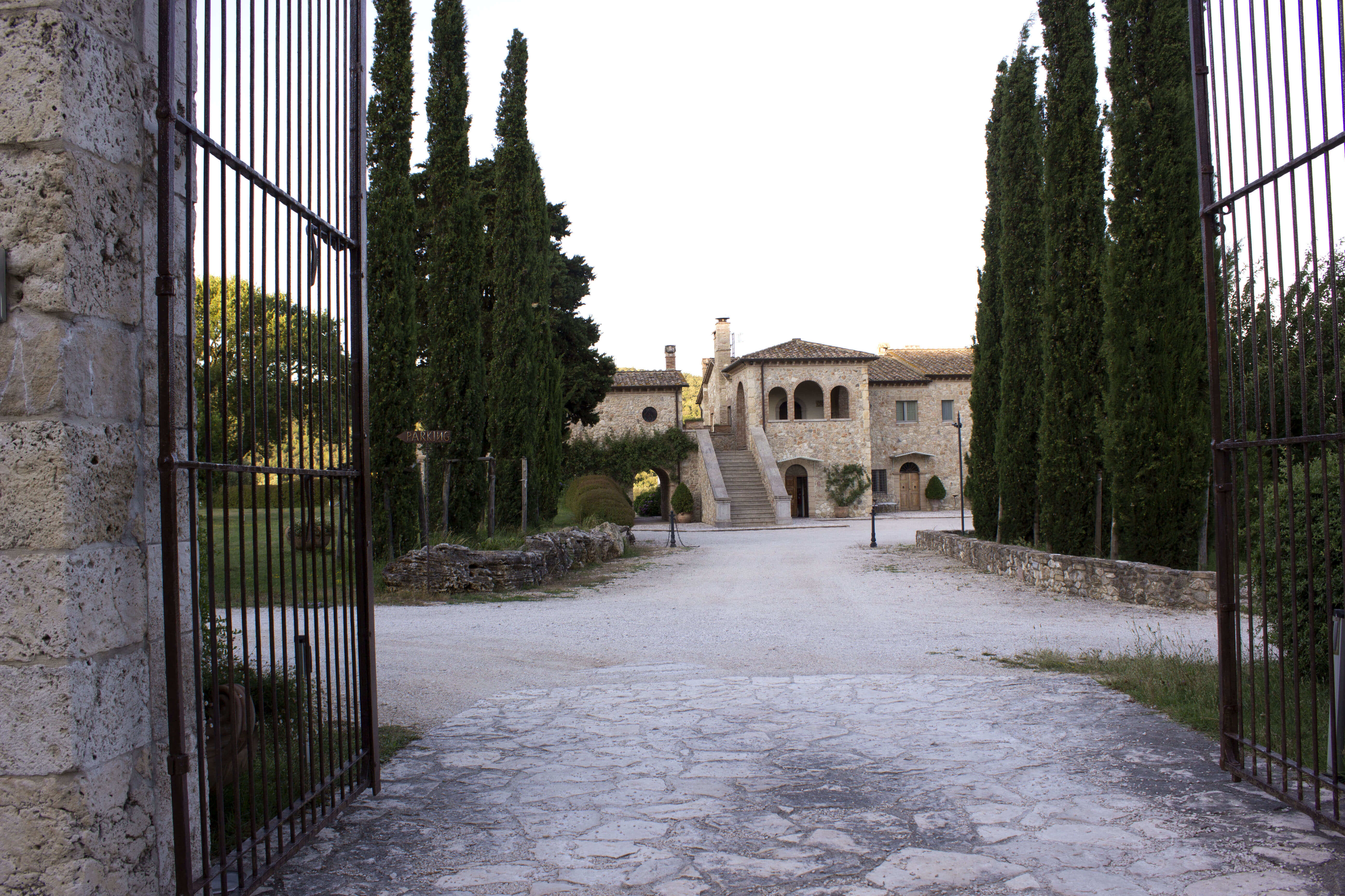 Location matrimoni in Umbria “Tenuta del Gallo” – Relais simbolo di eleganza e finezza