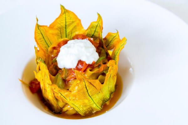Agriturismo in Umbria Tagliatelle con fiori di zucca Relais la Tenuta del Gallo