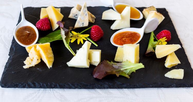 Formaggi-con-le-nostre-mostarde