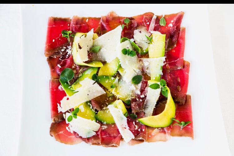 Carpaccio-di-chianina-con-pecorinoe-maggiorana